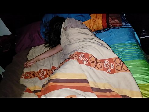 ❤️ Anak tiri berating ibu tiriné enom nalika dheweke turu. ️❌ Kurang ajar ing jv.fulldesisex.ru
